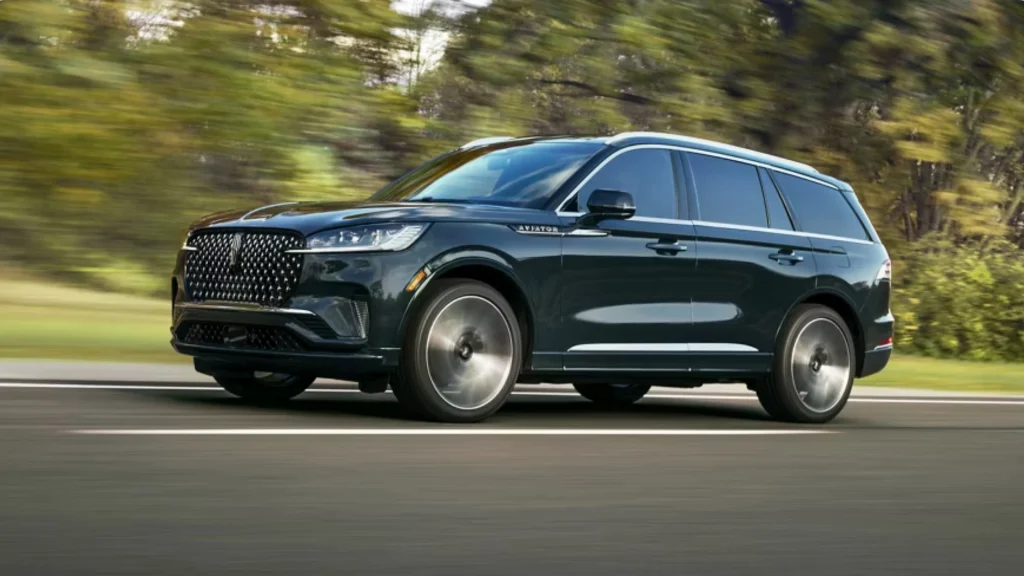 2025 Lincoln Aviator Reserve luxury SUV in silver parked outdoors.