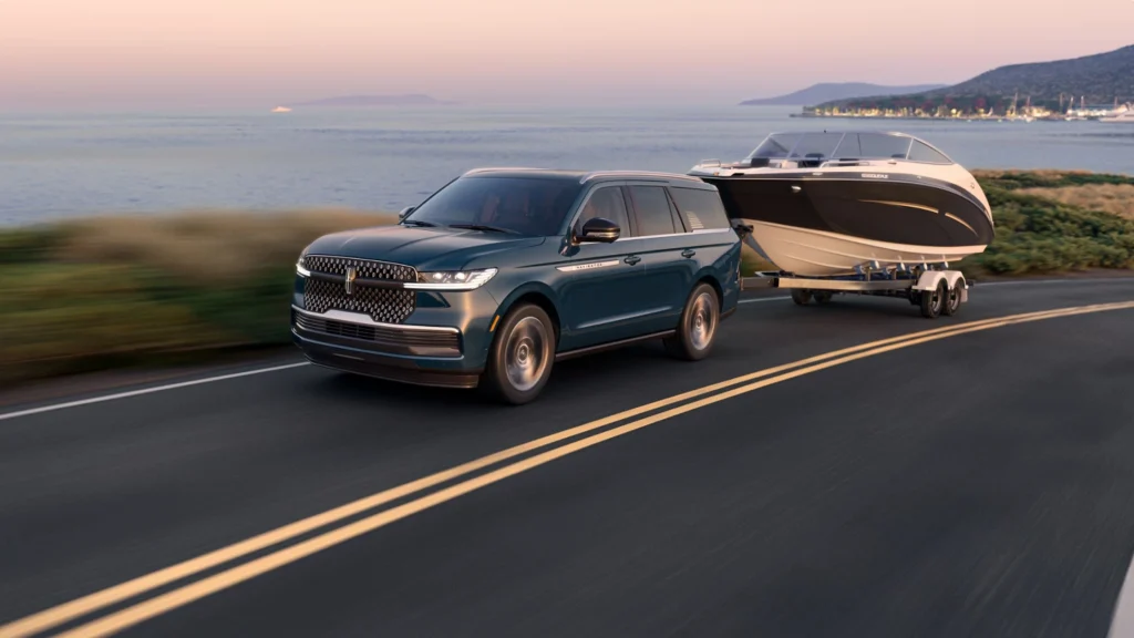 2025 Lincoln Black Label Navigator full-size SUV with commanding presence.