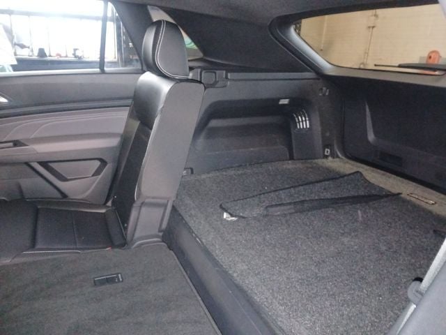 2021 Volkswagen Atlas Cross Sport 3.6L V6 SE w/Technology R-Line