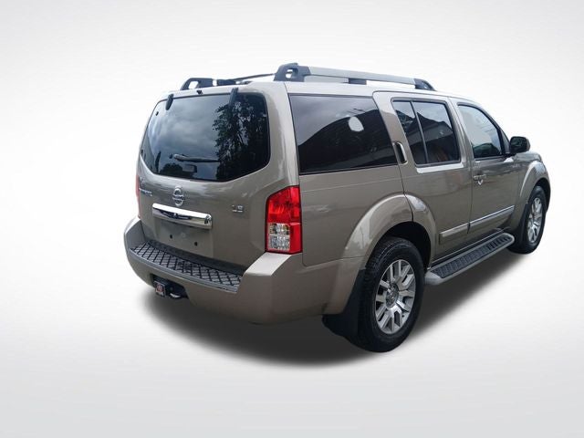 2009 Nissan Pathfinder LE