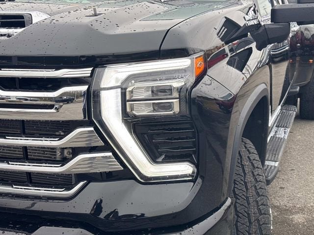 2025 Chevrolet Silverado 3500 HD High Country