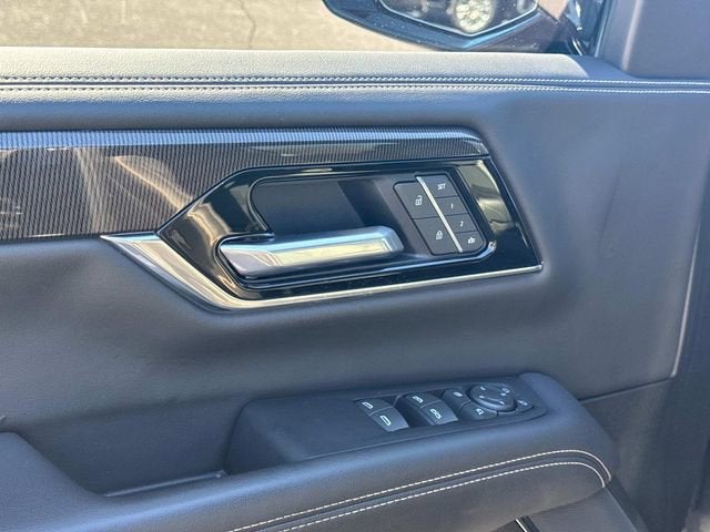 2025 GMC Yukon Elevation