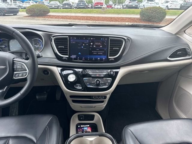 2024 Chrysler Pacifica Hybrid Select