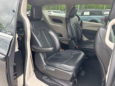 2024 Chrysler Pacifica Hybrid Select