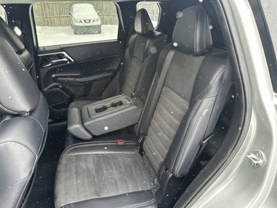 2024 Mitsubishi Outlander SE