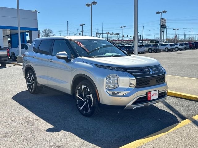 2024 Mitsubishi Outlander SE