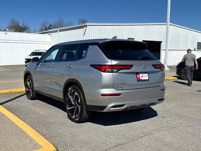 2024 Mitsubishi Outlander SE