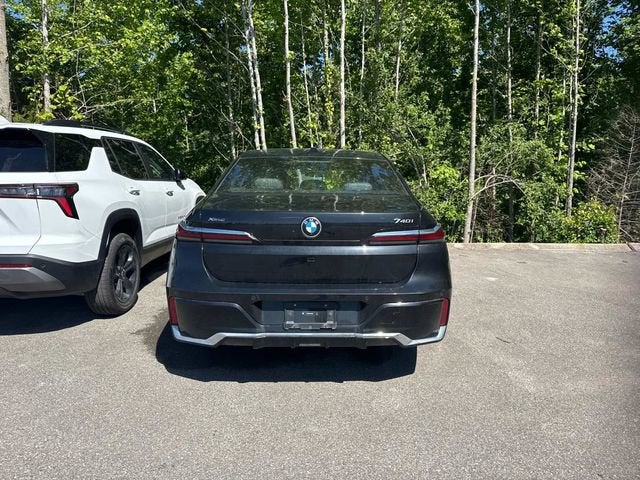 2025 BMW 7 Series 740i xDrive