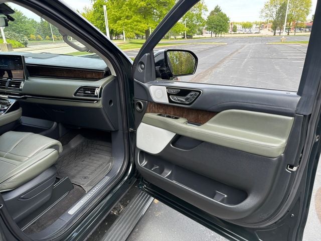 2022 Lincoln Navigator L Black Label