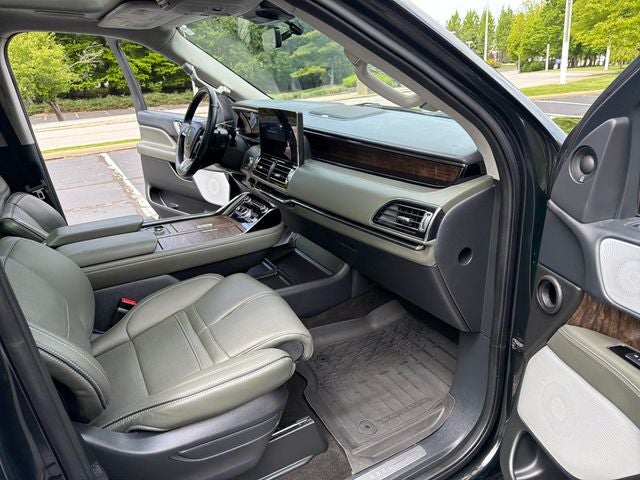 2022 Lincoln Navigator L Black Label