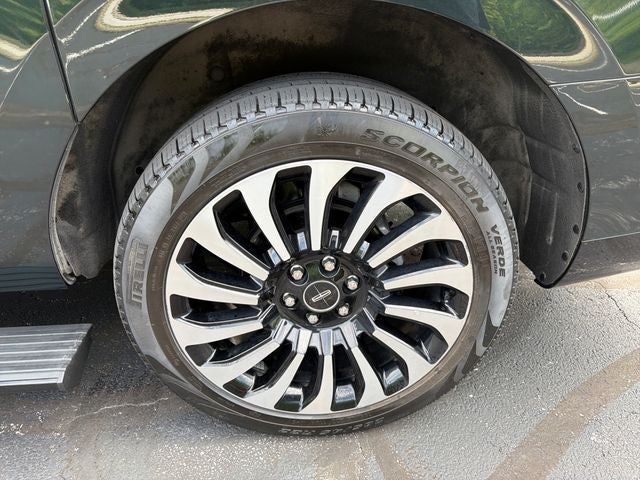 2022 Lincoln Navigator L Black Label
