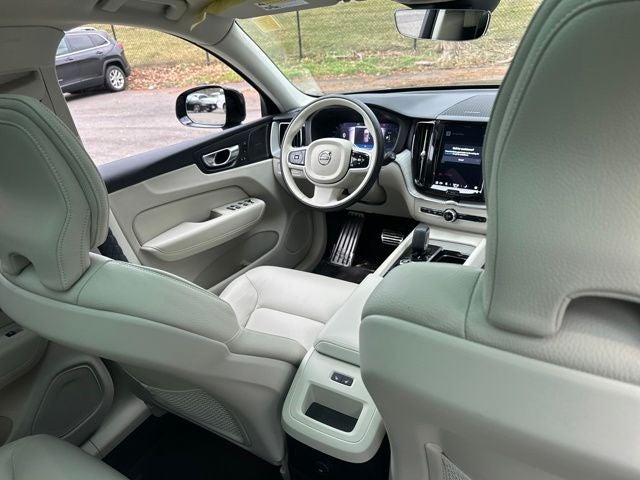 2025 Volvo XC60 Plug-In Hybrid T8 Plus