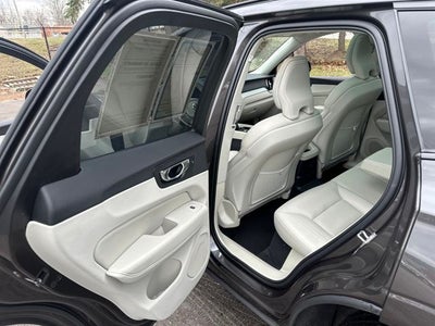 2025 Volvo XC60 Plug-In Hybrid T8 Plus