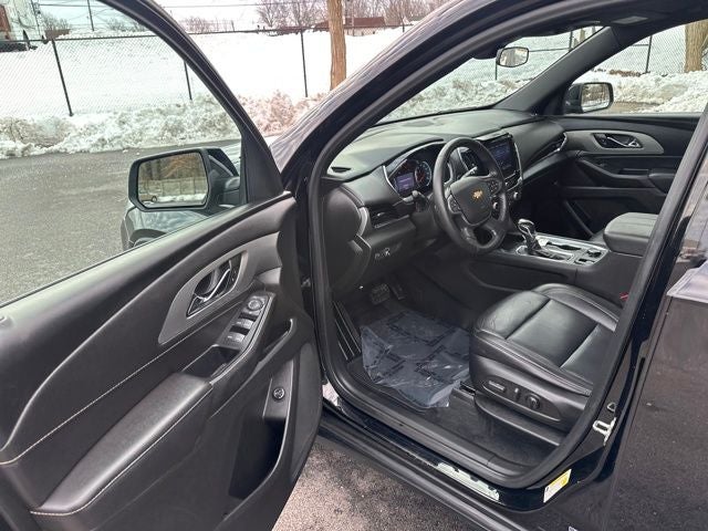 2022 Chevrolet Traverse LT Leather