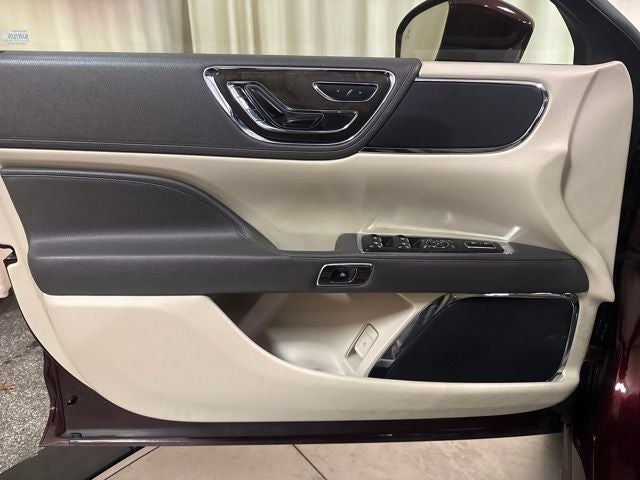 2017 Lincoln Continental Select