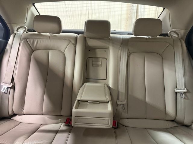 2017 Lincoln Continental Select