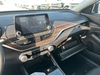 2023 Nissan Altima 2.5 SV