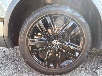 2022 Volkswagen Tiguan 2.0T SE R-Line Black