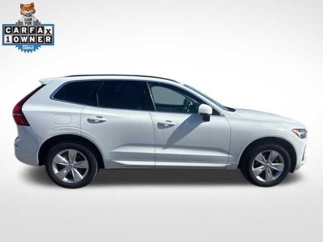 2022 Volvo XC60 B5 Momentum