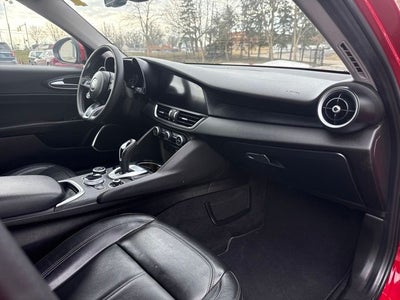 2021 Alfa Romeo Giulia Base