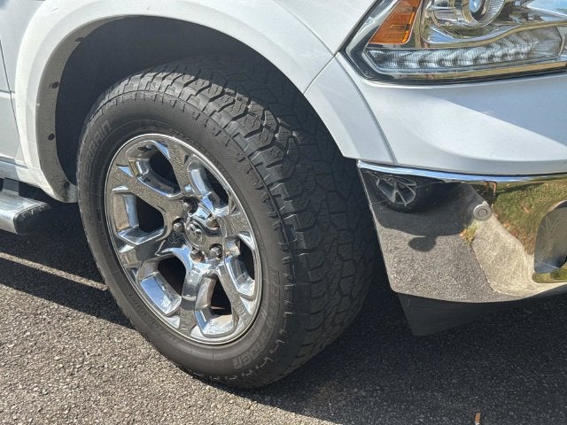 2017 RAM 1500 Laramie Crew Cab 4x4 5'7" Box