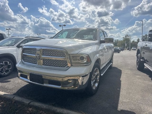 2017 RAM 1500 Laramie Crew Cab 4x4 5'7" Box