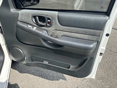 2002 Chevrolet Blazer LS