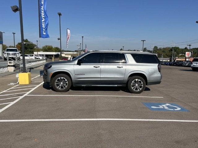 2025 Chevrolet Suburban LT