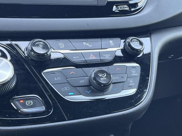 2020 Chrysler Pacifica Touring