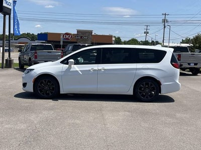 2020 Chrysler Pacifica Touring