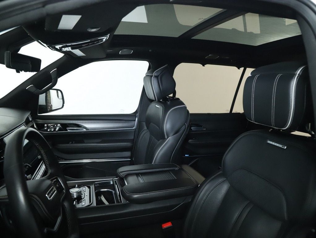 2022 Jeep Grand Wagoneer Series II