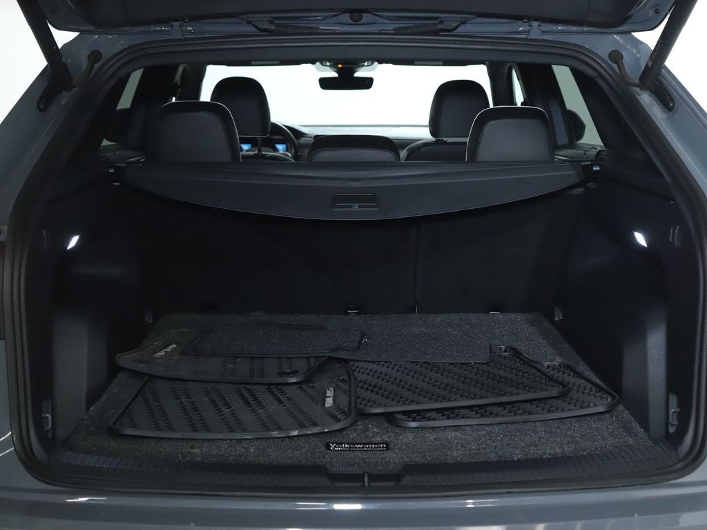 2024 Volkswagen Atlas Cross Sport 2.0T SEL Premium R-Line