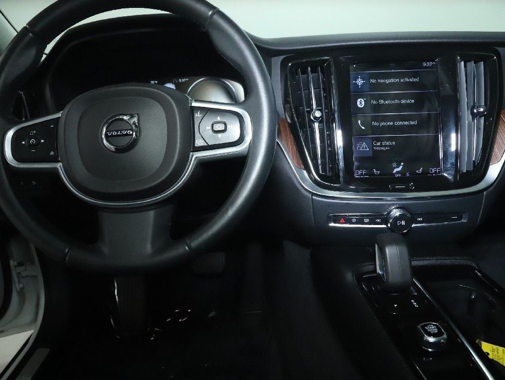 2022 Volvo S60 Recharge Plug-In Hybrid T8 R-Design Expression
