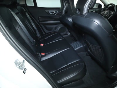 2022 Volvo S60 Recharge Plug-In Hybrid T8 R-Design Expression