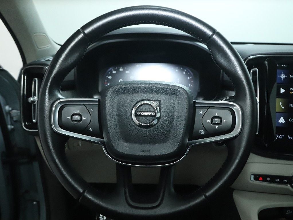 2019 Volvo XC40 Momentum
