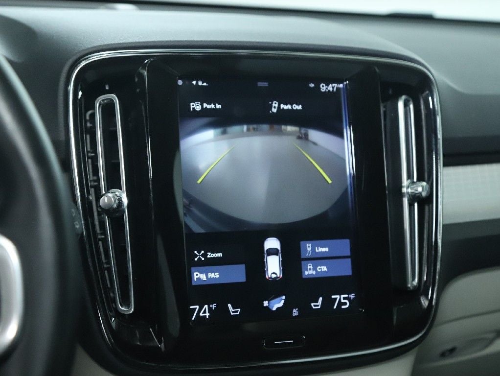 2019 Volvo XC40 Momentum