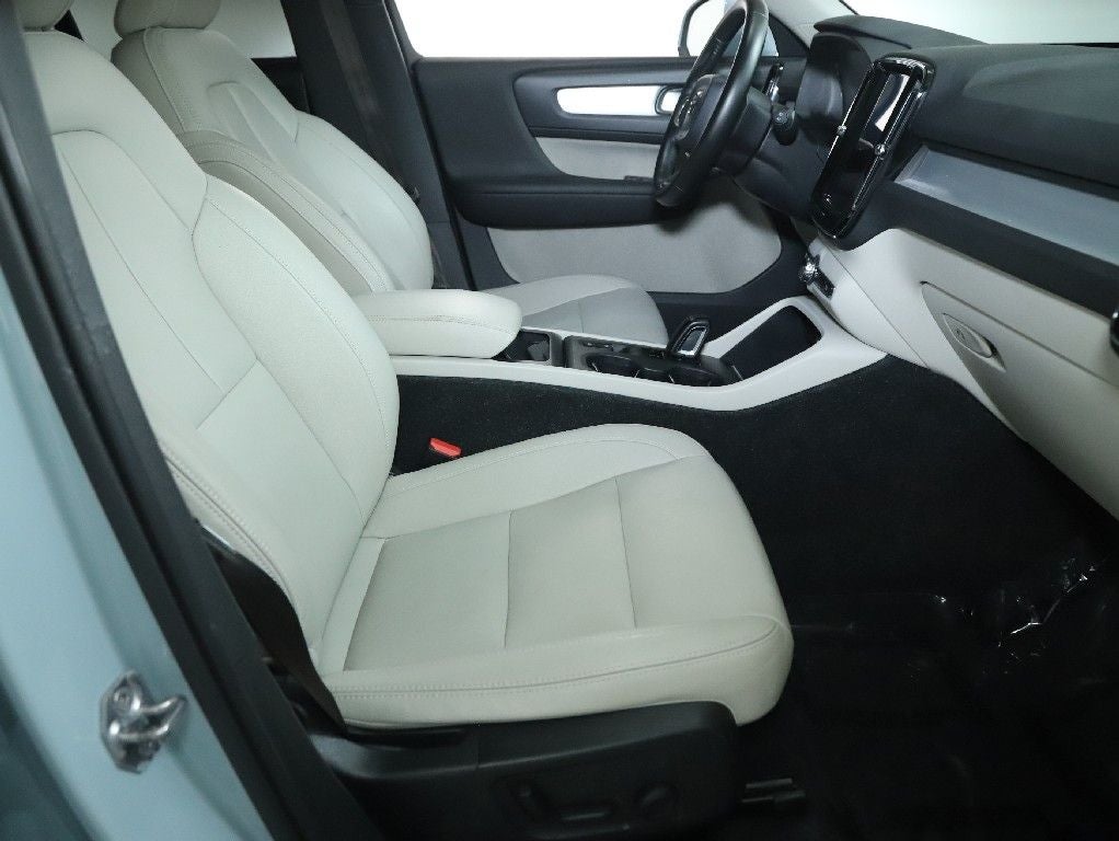 2019 Volvo XC40 Momentum