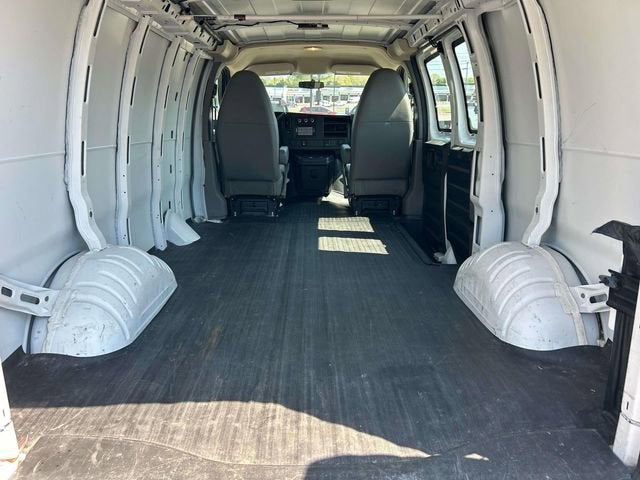 2015 Chevrolet Express Cargo 2500 2500 Regular Wheelbase Rear-Wheel Drive