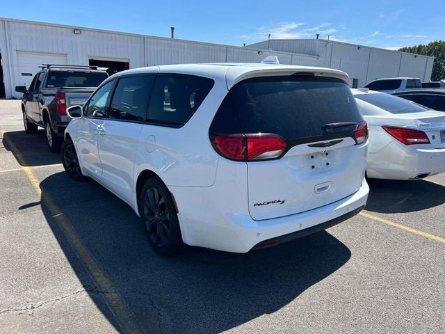 2020 Chrysler Pacifica Touring
