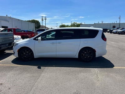 2020 Chrysler Pacifica Touring