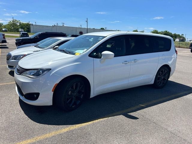 2020 Chrysler Pacifica Touring