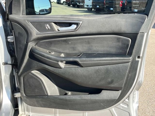 2023 Ford Edge SE