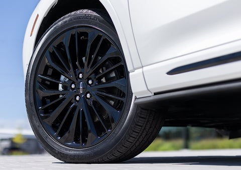 The stylish blacked-out 20-inch wheels from the available Jet Appearance Package are shown. | Nick Mayer Lincoln Westlake in Westlake OH