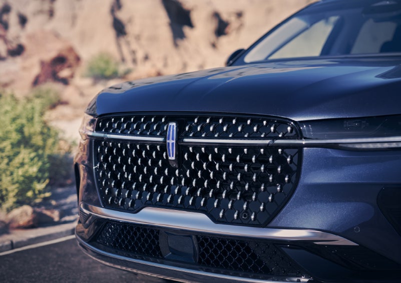 The stylish grille of a 2024 Lincoln Nautilus® SUV sparkles in the sunlight. | Nick Mayer Lincoln Westlake in Westlake OH