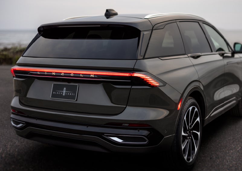 The rear of a 2024 Lincoln Black Label Nautilus® SUV displays full LED rear lighting. | Nick Mayer Lincoln Westlake in Westlake OH
