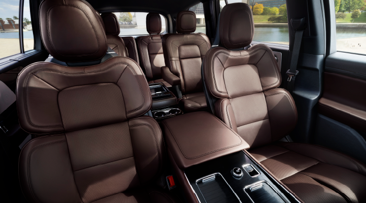 The cabin of the 2025 Lincoln Aviator® SUV is shown with black and brown accents. | Nick Mayer Lincoln Westlake in Westlake OH