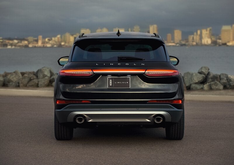 The rear lighting of the 2025 Lincoln Corsair® SUV spans the entire width of the vehicle. | Nick Mayer Lincoln Westlake in Westlake OH