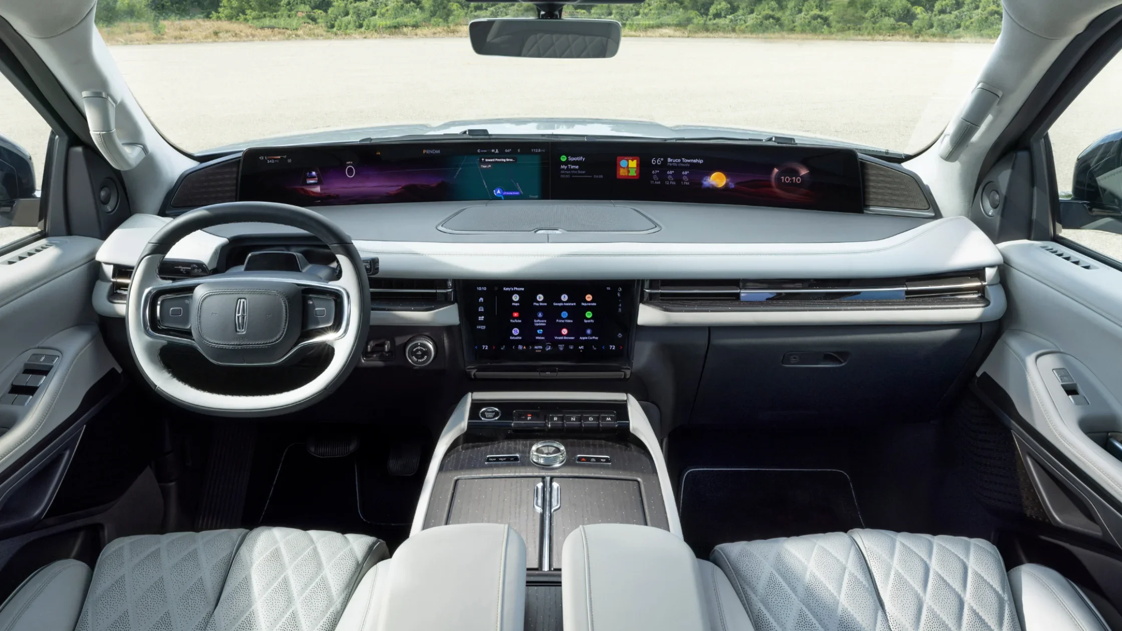 2025 Black Label Navigator® interior with modern dashboard, digital displays, and leather steering wheel.